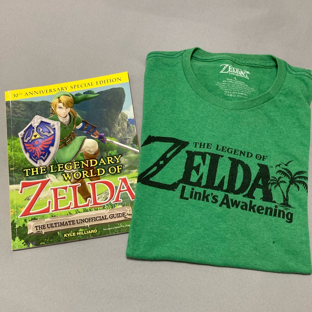 The Legend of Zelda Links Awakening graphic Tee +Bonus 30 yr Anniversary BOOK